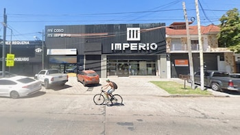 Motochorros golpearon a un trabajador en La Plata y se llevaron $30 millones destinados al pago de salarios