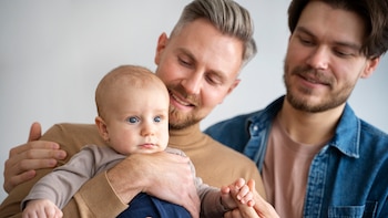 Grecia prohibirá la gestación subrogada