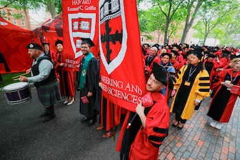 El 85% de los estudiantes de Harvard rechaza el límite de calificaciones, según una encuesta universitaria (REUTERS/Brian Snyder).