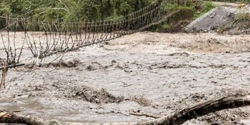Las autoridades instalarán una tarabita provisional en menos de 10 días y comenzaron los estudios para construir una nueva estructura en Guayabetal - crédito Gobernación Cundinamarca