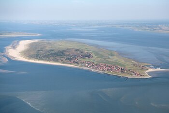 ARCHIVO - Vista aérea de la isla de Baltrum, en el mar del Norte. Foto: Sina Schuldt/dpa