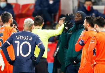 El escándalo que se vivió en París. Foto: REUTERS/Charles Platiau