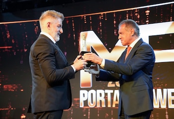 Martín Fierro Portales web 2026 - Daniel Hadad entrega el Martín Fierro de Oro a Luis Novaresio