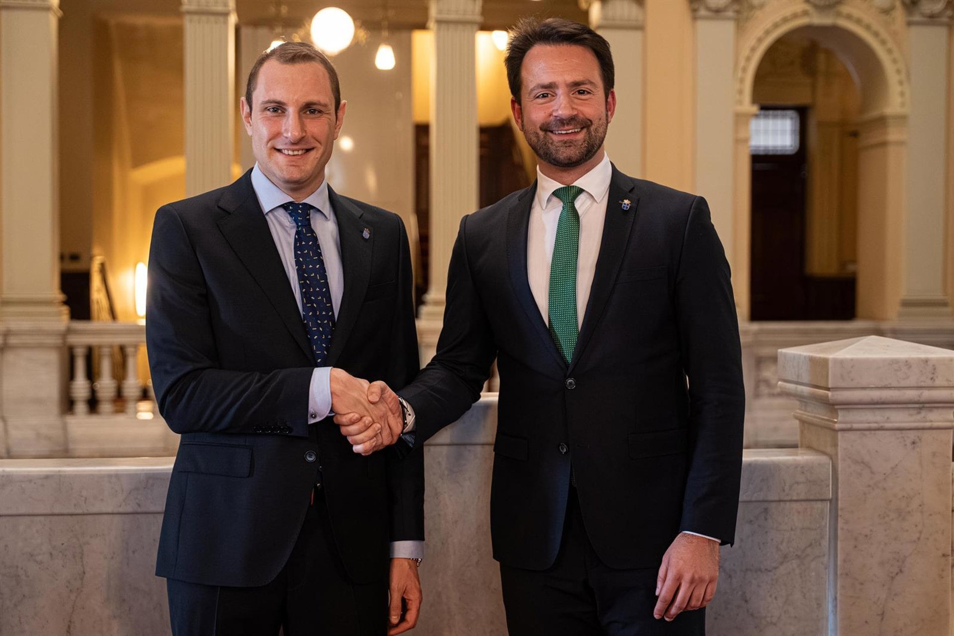 15/03/2025 El diputado del Grupo Mixto-Foro, Adrián Pumares, y el portavoz parlamentario y presidente del PP de Asturias, Álvaro Queipo, en la Junta General del PrincipadoPOLITICA ESPAÑA EUROPA ASTURIAS AUTONOMÍASPP DE ASTURIAS