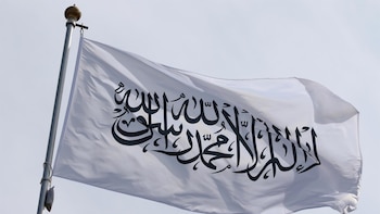 El líder talibán prohíbe por