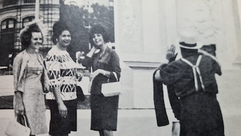 A los sobrevivientes de varias