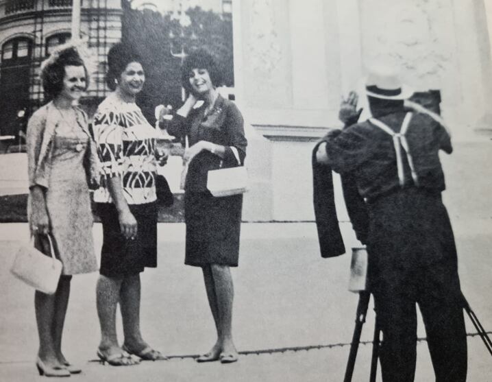 Las mujeres argentinas alcanzaron sus derechos civiles, laborales y políticos progresivamente, a lo largo del siglo pasado, e ingresaron emancipadas al siglo XXI