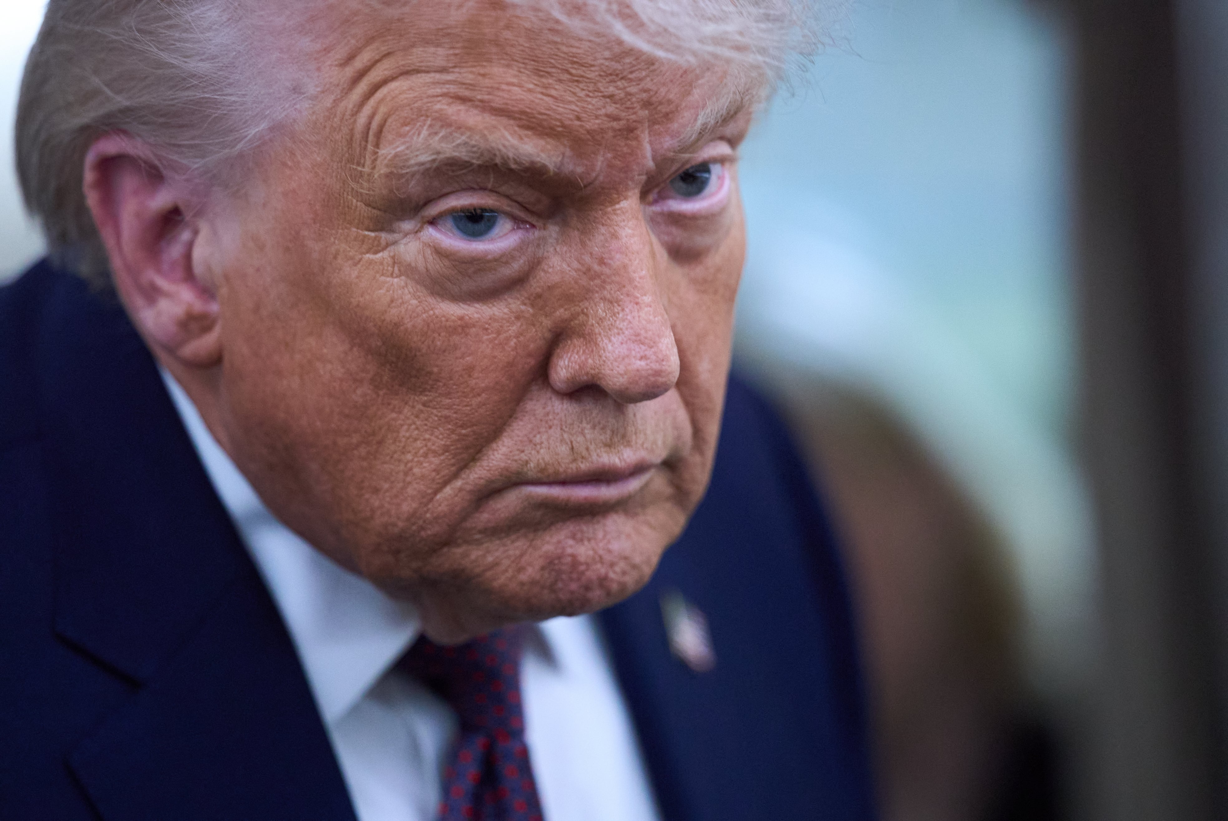 Donald Trump calificó a Delcy Rodríguez como “una persona fantástica” con la que, según dijo, han “trabajado muy bien” (AP foto/Evan Vucci)