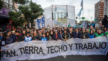 Movimientos sociales y sindicales preparan la “marcha más grande de la década” contra Javier Milei