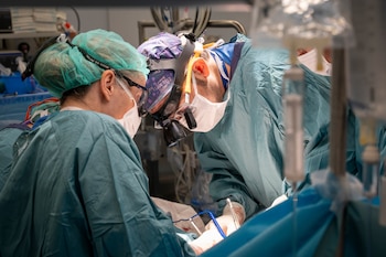 El doctor Gonzalo Sapisochin durante