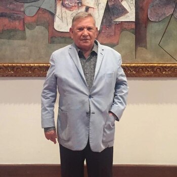 Chucho Gallegos, periodista de espectáculos (Redes Sociales)