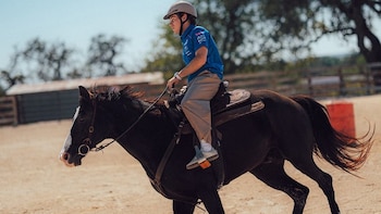 Los desopilantes videos de Franco Colapinto cabalgando antes del GP de Estados Unidos de F1 que causaron furor: “El gaucho salvaje”