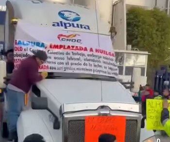 Trabajadores de la empresa Alpura