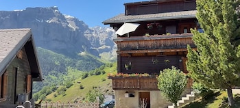 Albinen ofrece hasta 73.000 euros a quienes se muden al pueblo suizo para combatir la despoblación rural - crédito Planeta Juan/YouTube