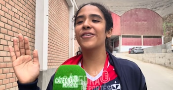 Domenica Marquez, la voleibolista de 13 años y de 1.80 metros, que sueña con jugar por la selección peruana.