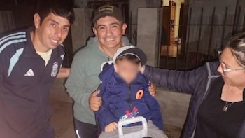 Un nene de 2 años se tragó una moneda, se asfixió y tres vecinos lo rescataron antes de que llegara la ambulancia