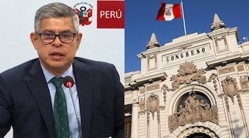 Un hombre con traje y gafas frente a un micrófono junto a la fachada del Congreso con la bandera nacional de Perú en la parte superior.