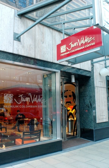 Fotografía de una tienda Juan