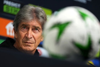 Manuel Pellegrini desmiente los rumores de un regreso al Club América y afirma que Fidalgo sigue contemplado en el proyecto verdiblanco. (Handout via REUTERS)
