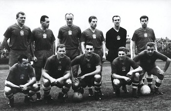 A pesar de la derrota, la Checoslovaquia de Václav Mašek avanzó a la final del Mundial 1962 y terminó coronándose como subcampeona en Chile. (Foto: X)