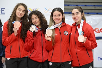 Primera medalla para Perú en