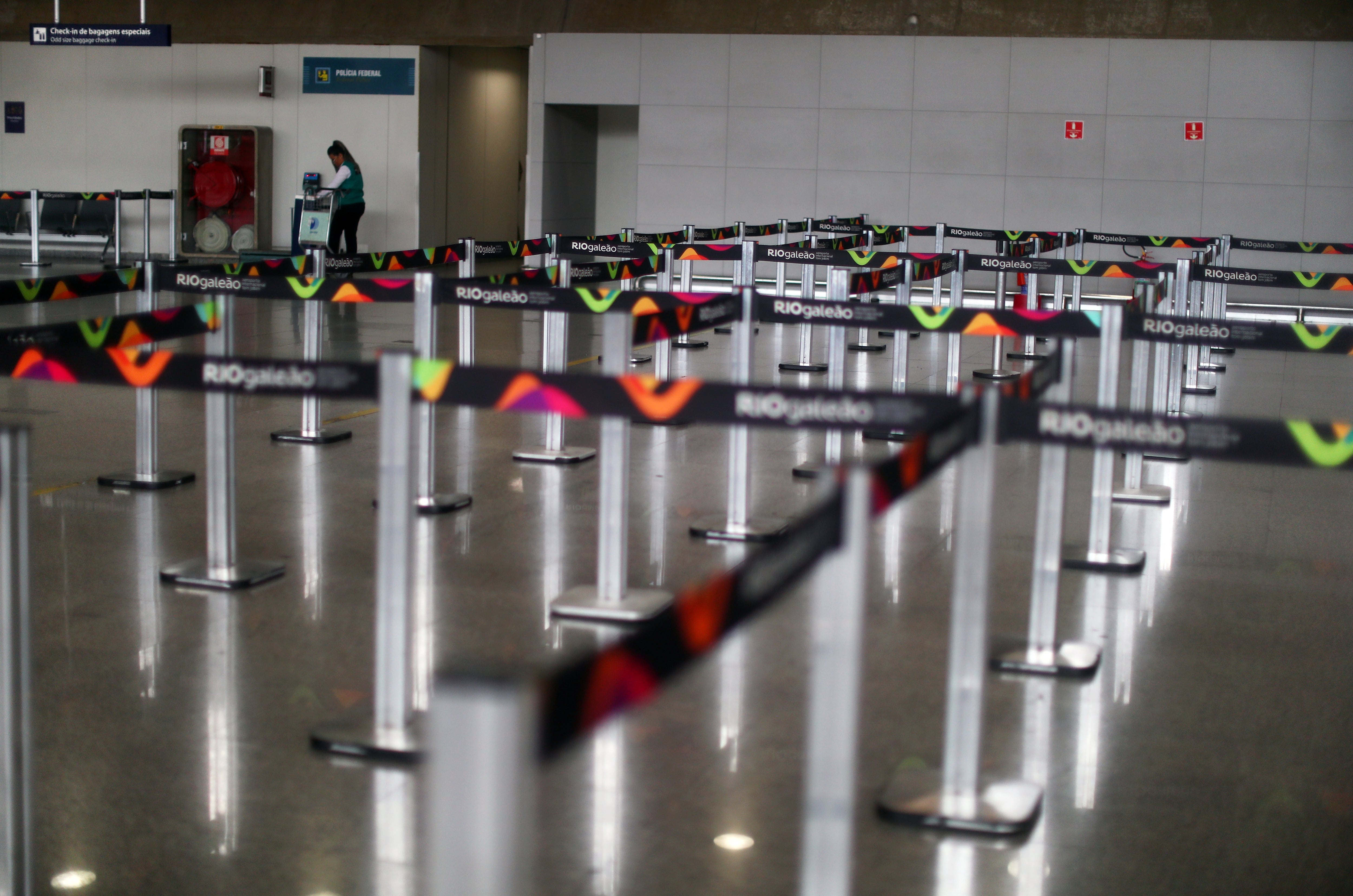 La joven demandante debió comprar nuevos pasajes para regresar a Argentina tras la suspensión de vuelos internacionales a raíz del cierre de fronteras por coronavirus en 2020. (Foto de archivo: REUTERS/Pilar Olivares)