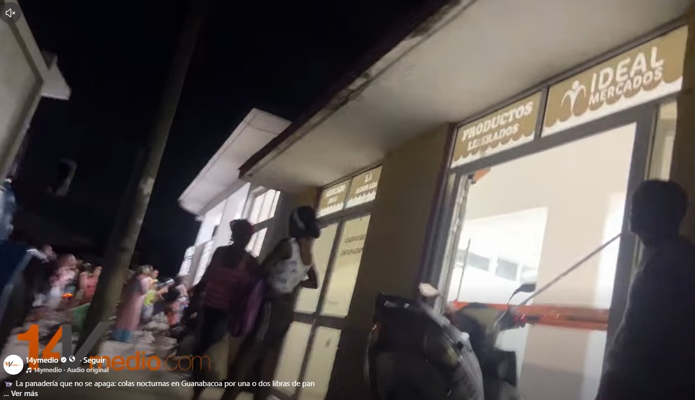 Hasta la panadería llegan vecinos de distintos puntos de Guanabacoa y también de Regla. Para algunos, el recorrido implica atravesar de noche La Cotorra, la zona que los apagones y la escasa iluminación volvieron más insegura.