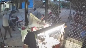 Una cadena de oro fue el pretexto: en video quedó el ataque de una sicaria que asesinó de varios tiros a un hombre en el Cesar