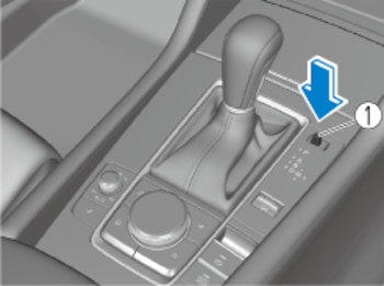 Mover la palanca a la posición de neutro (N) permite empujar el vehículo sin dañar la transmisión cuando la batería está descargada - crédito Mazda