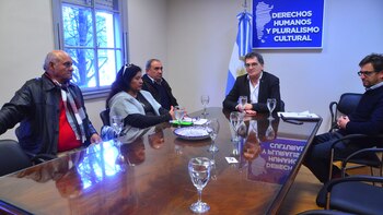 Jovina Luna junto al secretario de Derechos Humanos, Claudio Avruj