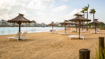 Lagoon Pilar con un espejo