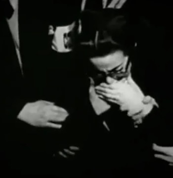 María estuvo acompañada de su