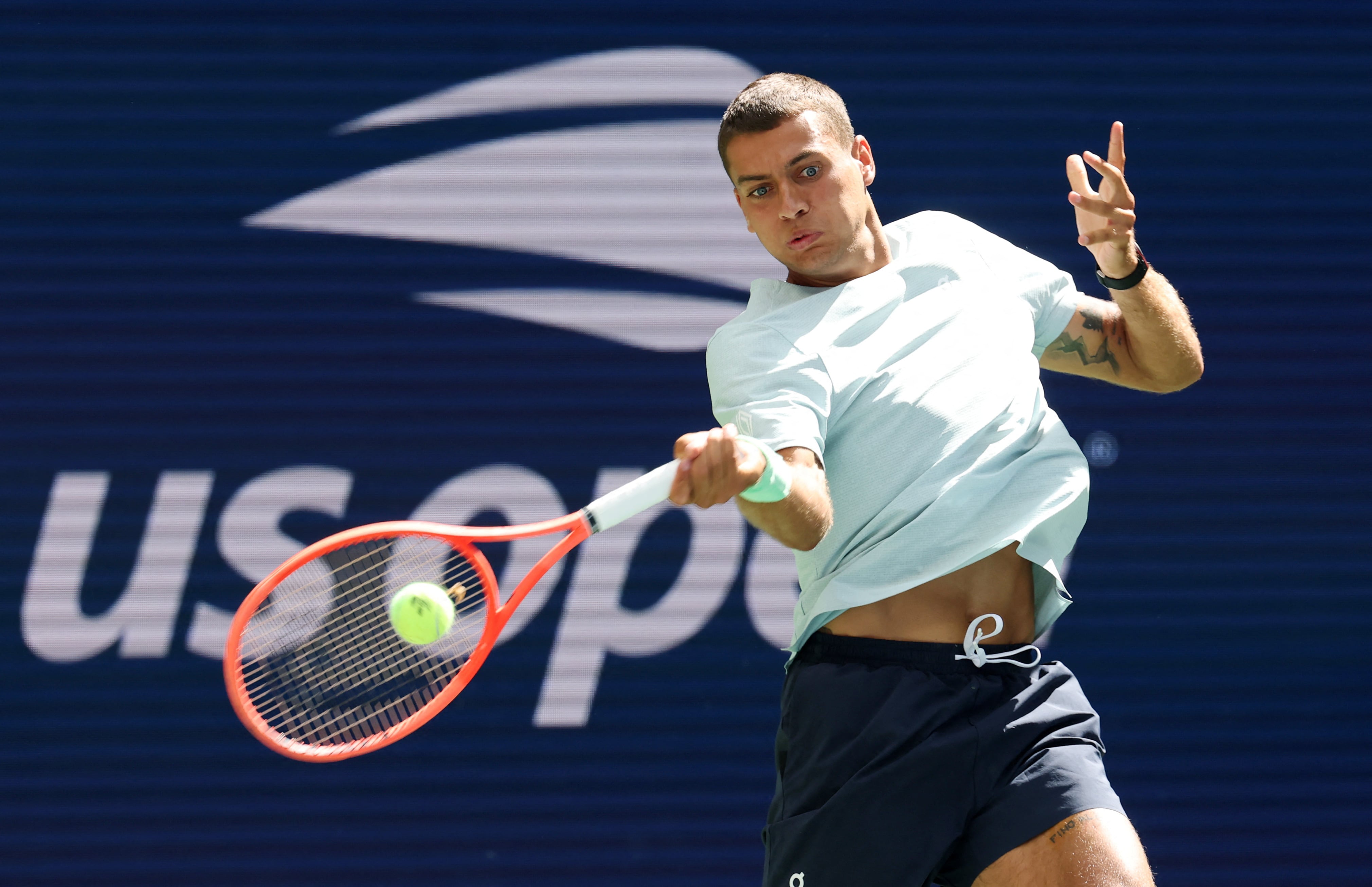En su crecimiento en el tenis, Cobolli fue campeón júnior de dobles en Roland Garros 2020 y luego entró al Top 200 y al Top 100 del ranking ATP (REUTERS)