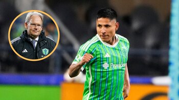 Brian Schmetzer, técnico de Raúl