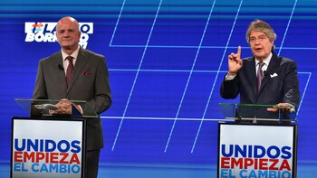 Frente a la presión opositora