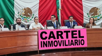 El contenido de la pancarta generó más atención que el mensaje que pretendía transmitir.