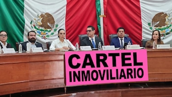 Regidora de Morena quiso protestar contra un “cártel inmobiliario” y terminó exhibiendo su mala ortografía