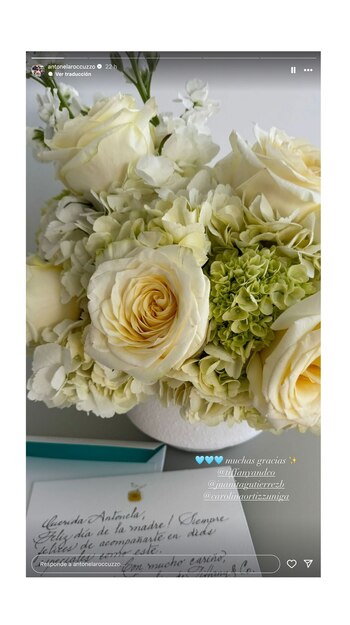 El ramo de rosas blancas