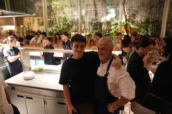 La familia Petersen celebra un