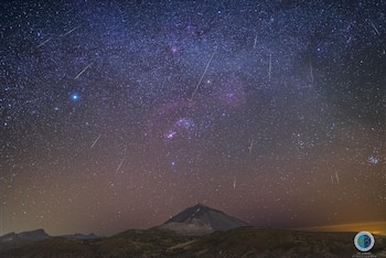 Lluvia de las Gemínidas desde el Observatorio del Teide. (IAC/Europa Press)