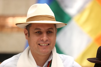 Edmand Lara felicitó públicamente a