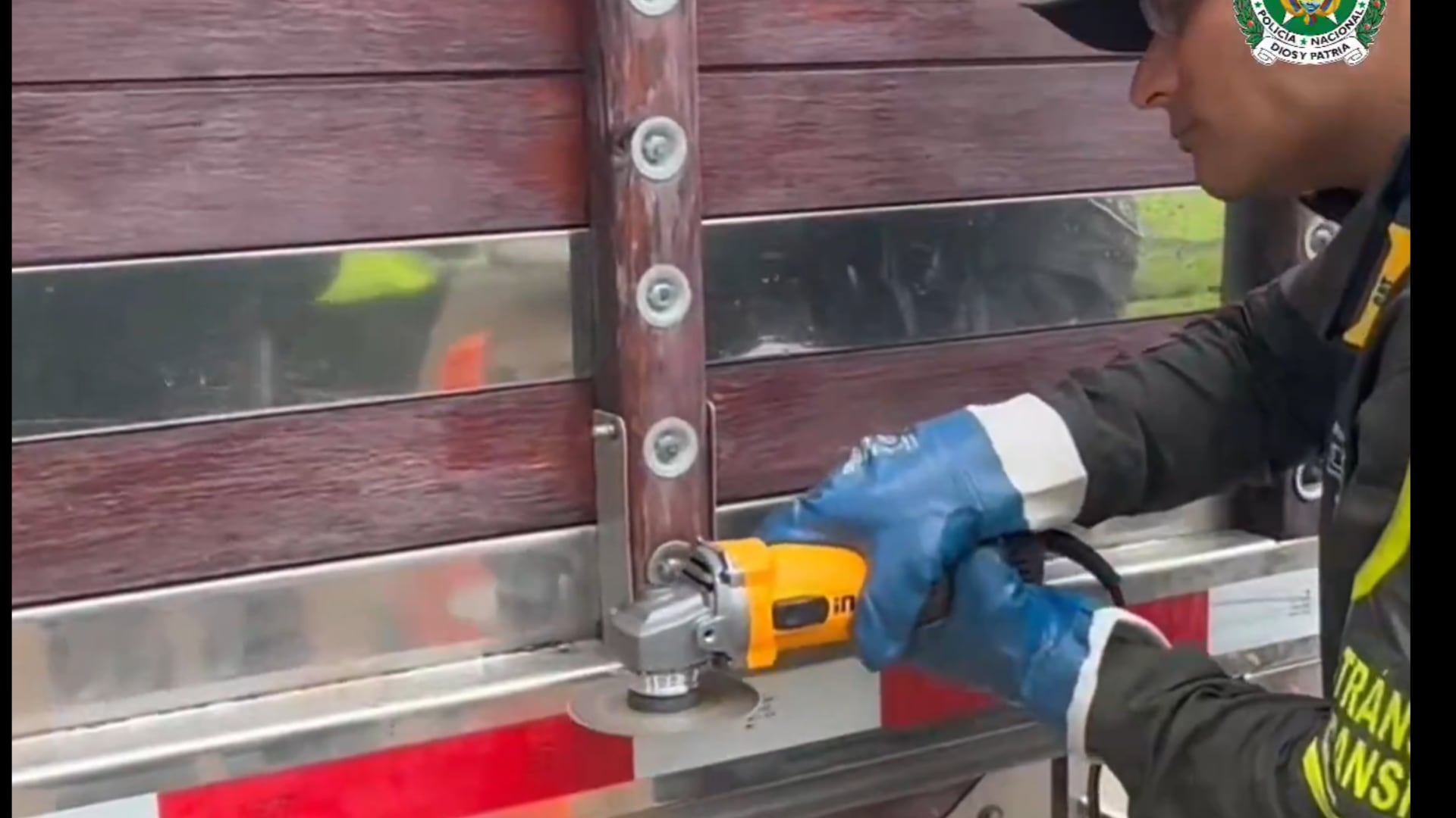 El capturado y la sustancia incautada fueron puestos a disposición de la Fiscalía General de la Nación para su judicialización - crédito @PoliciaColombia/ X