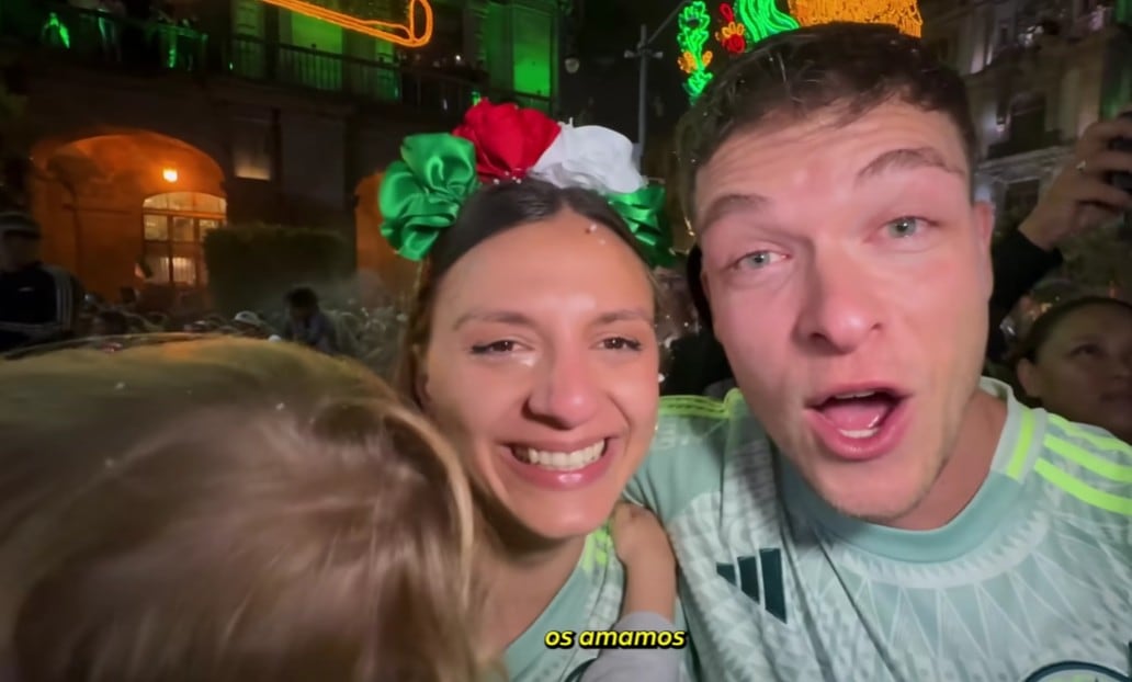 La pareja española no pudo aguantar las lágrimas al escuchar a la presidenta de México. (YouTube / Cygnus y Romantic Vlogs)