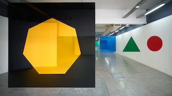El artista francés Georges Rousse dialoga con Borges en su primera instalación porteña, plena de espejos y geometrías