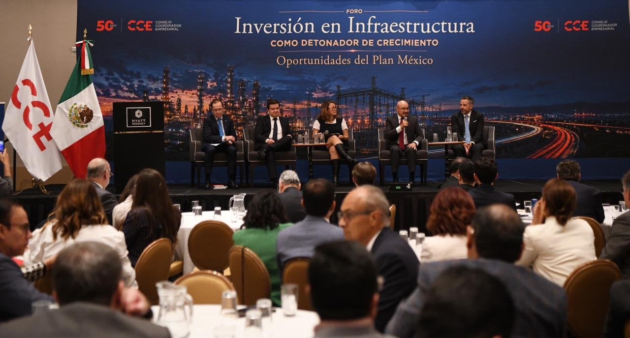 El director de Pemex Juan Carlos Carpio estuvo presente en un evento organizado por el Consejo Coordinador Empresarial.
Crédito: X/ @Pemex
