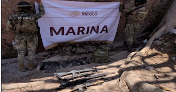 En el lugar del enfrentamiento se decomisaron cuatro armas largas calibre 7.62 milímetros, además de 29 cargadores del mismo calibre, así como mil 510 cartuchos útiles calibre 7.62 milímetros y 20 cartuchos calibre .50.(Crédito: Especial)