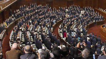 Renuncia al completo el Gobierno