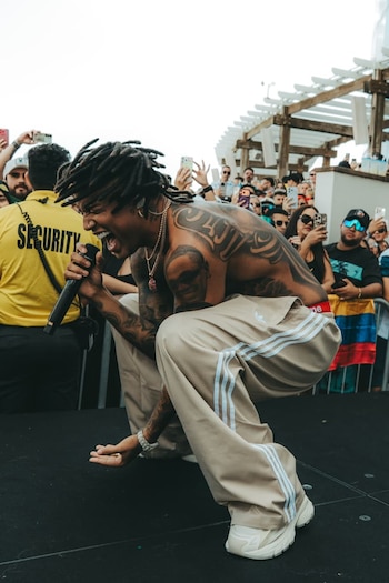 El musico presentó el título de su segundo trabajo discográfico, 'El Pelaito de CTG', dedicado a su historia familiar y sus raíces en Cartagena - crédito cortesía Fugitivo Raw