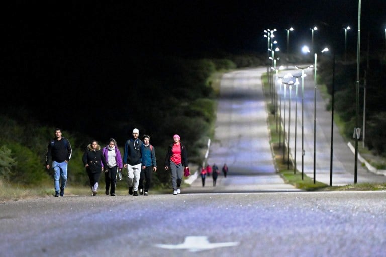 La festividad religiosa convoca a miles de personas, que caminan varios kilómetros para llegar al Santuario del Santo Cristo de la Quebrada (Gentileza: ANSL)