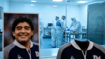 ¿Maradona agonizó 12 horas?: declaran en el juicio los forenses que le hicieron la autopsia a Diego